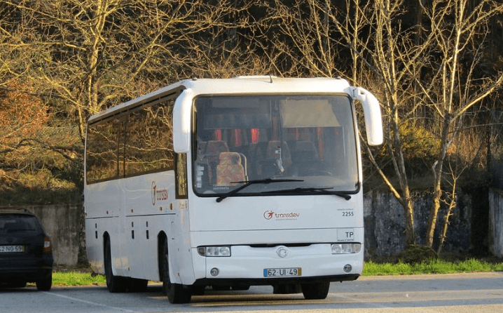 Grupo de autarcas cria oligopólio de transportes públicos com ajustes directos