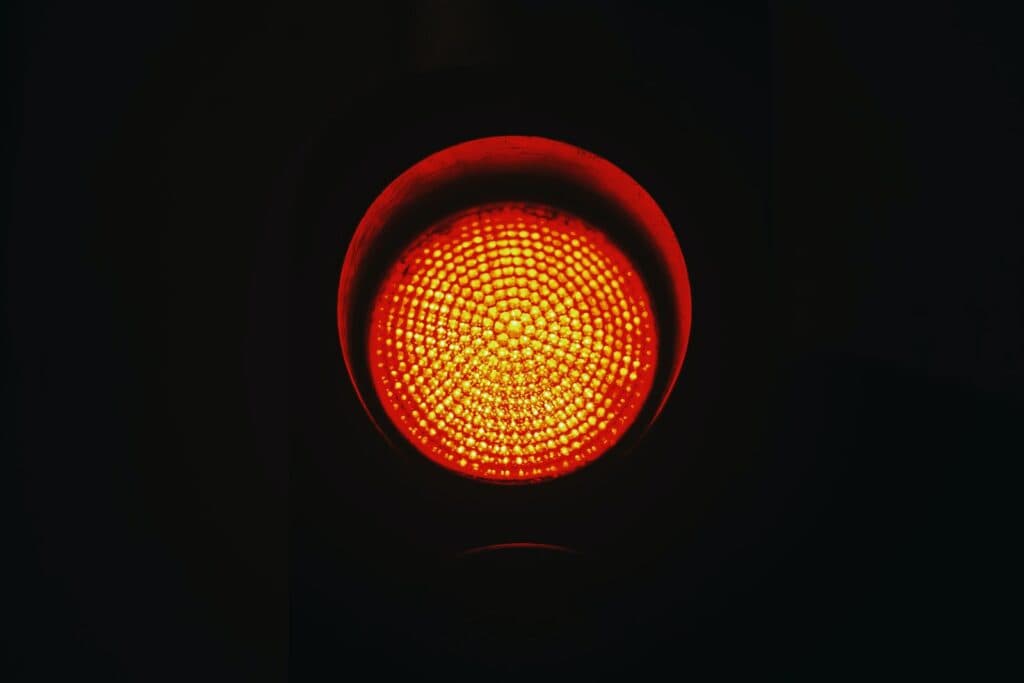 traffic light in red