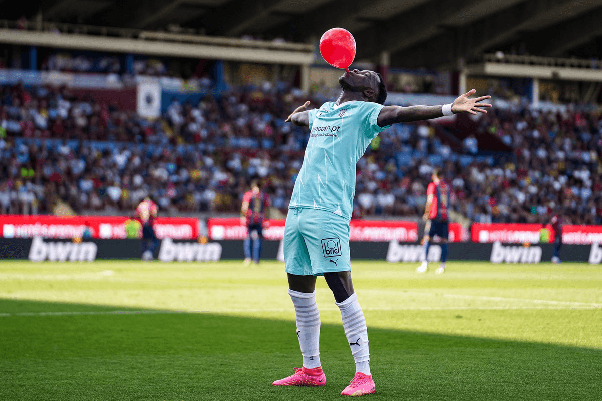 Sporting de Braga: Empresa municipal de água, lixos e esgotos gasta 60.855 euros para ir à bola em camarote