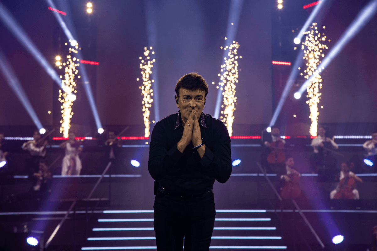 Tony Carreira recebe dinheiro dos contribuintes e ‘faz-se’ benfeitor