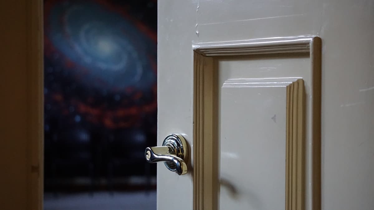 an open door with a handle on it